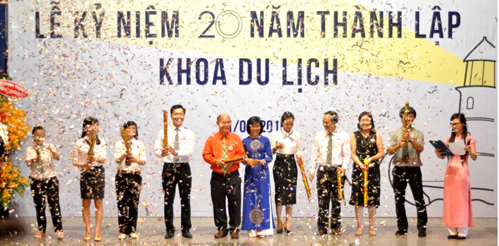 DH van lang 20 nam thanh lap khoa du lich 01