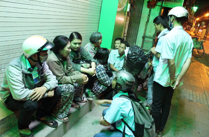 DH van lang doi cong tac xa hoi qua dem trao tay 02