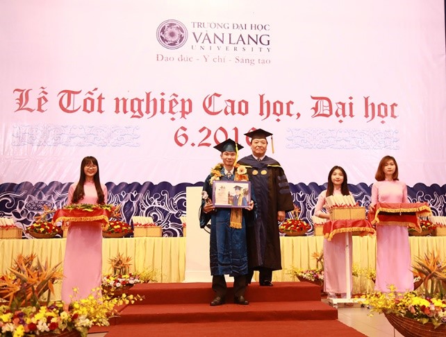 DH van lang phan thuong lon nhat gianh cho nguoi thay 02