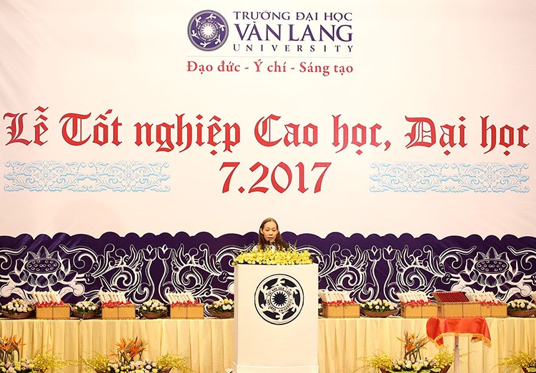 DH van lang tot nghiep la su khoi dau 01