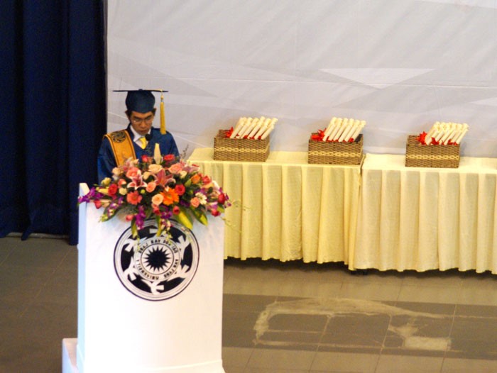 DH van lang tot nghiep thang 3 truong toi 03