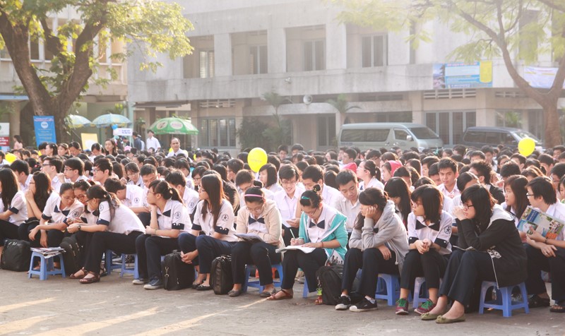 DH van lang tu van huong nghiep 01