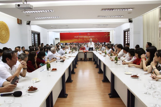 DH van lang khoi dong nam moi at mui 2015 01