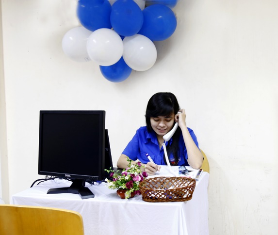DH van lang tu van truc tiep tai truong 03