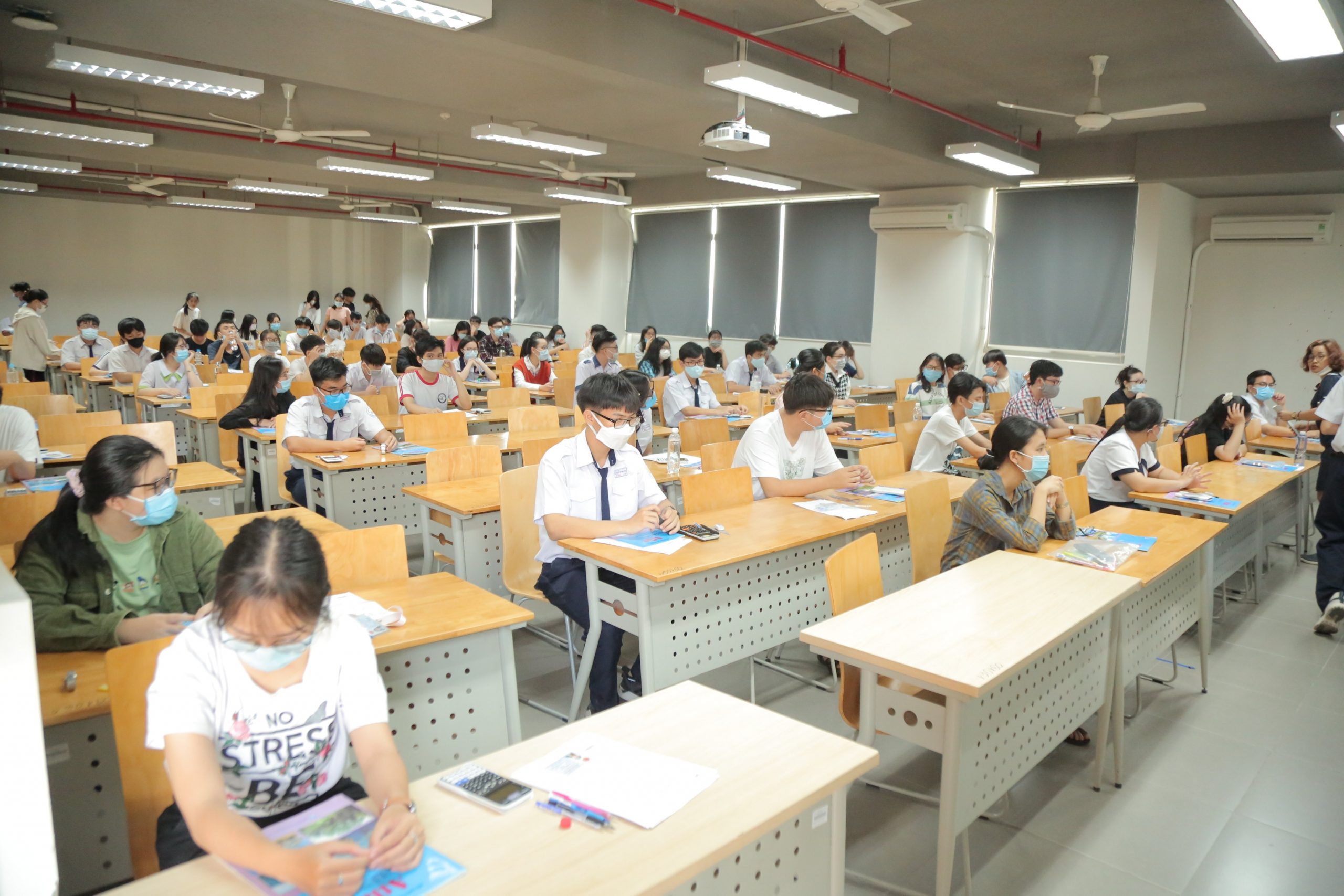 Để đăng ký vào Trường Đại học Văn Lang bằng kỳ thi đánh giá năng lực ĐHQG TP. HCM, thí sinh có thể đăng ký nguyện vọng ngay trên hệ thống của ĐHQG mà không cần đợi công bố điểm thi. 